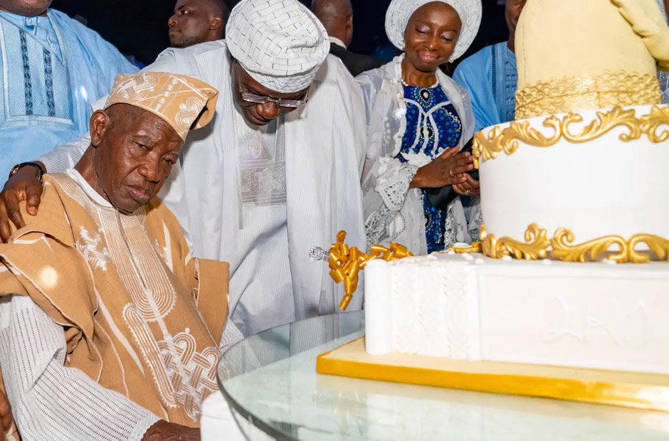 late lateef jakande buried in lagos photos